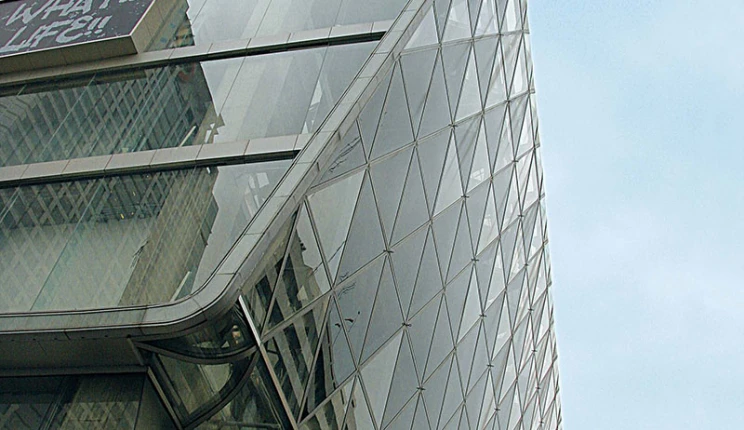 mall expansion - revitalization - central group - Central World Plaza - glass facade detail - tower