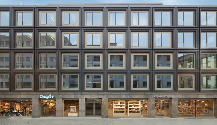 commercial- and office-building - new construction - P5 Mannheim offices - street view