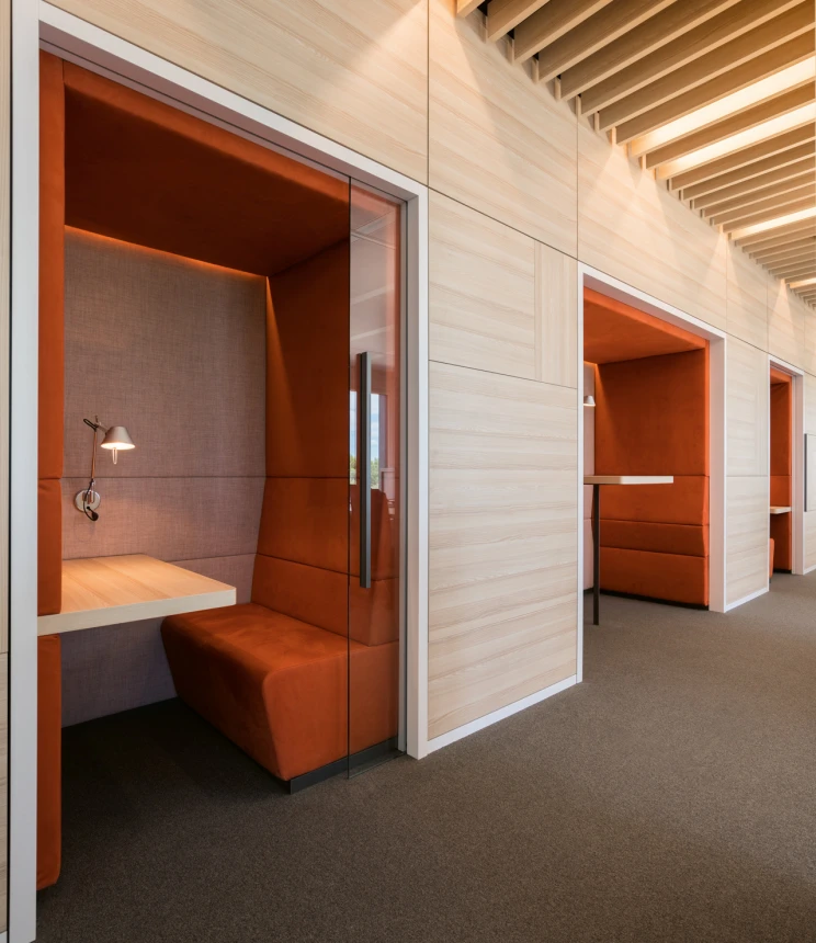 Conversion of a warehouse into an office/administration building - Hoffmann Group Munich - single-seaters that becomes a private retreat