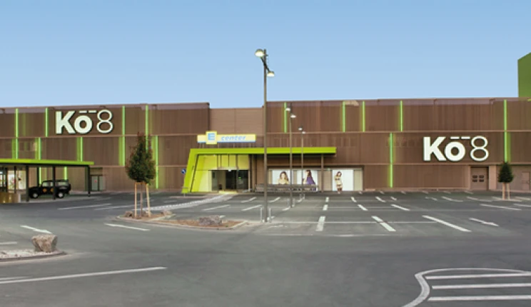shopping centre - redesign from retail market - KÖ8 Köngen - parking spot and entrance