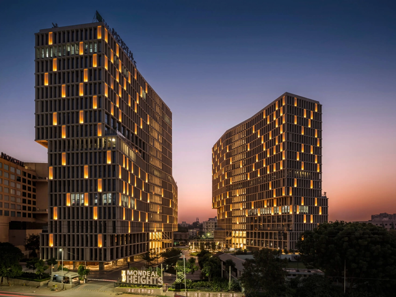 business center - new construction - Mondeal Heights Ahmedabad - by night