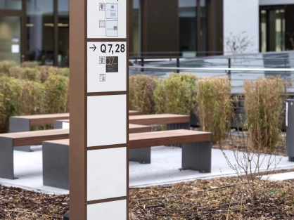 Orientation system, communication design, naming - Q 6 Q 7 Mannheim - wayfinding - stele 2