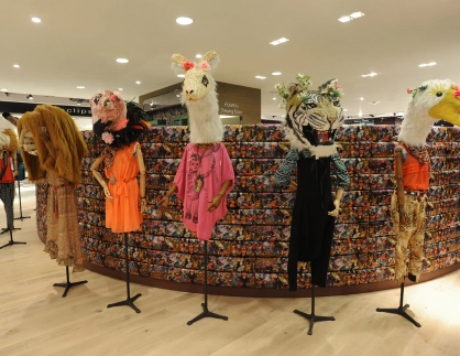 department store - highrise building - conception and realisation - Zen Department Store Bangkok - mannequin installation with animal costume heads