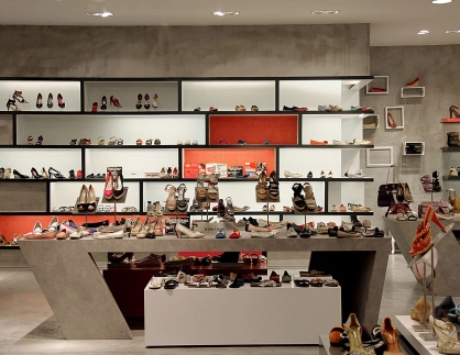 department store - highrise building - conception and realisation - Zen Department Store Bangkok - womens shoes department - area overview